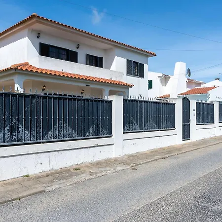 Mosca - 4 Bedrooms & Bbq, Tatil Evi