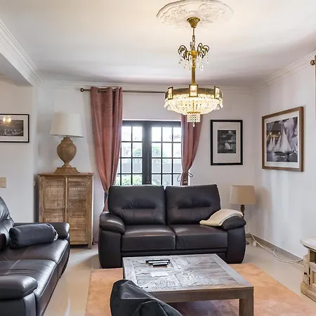 Mosca - 4 Bedrooms & Bbq, Tatil Evi *