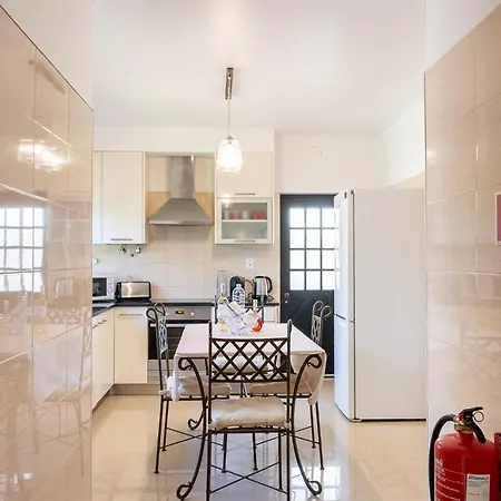 Tatil Evi Mosca - 4 Bedrooms & Bbq,