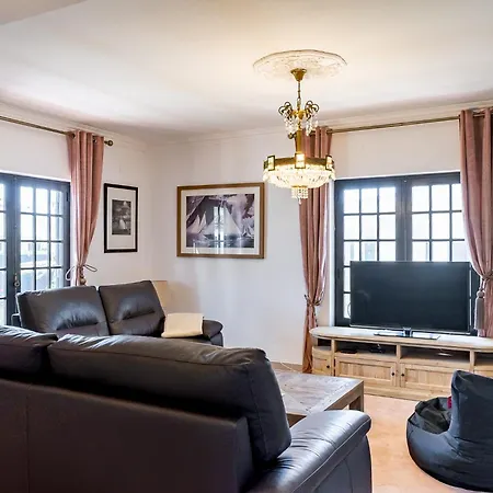 Mosca - 4 Bedrooms & Bbq,