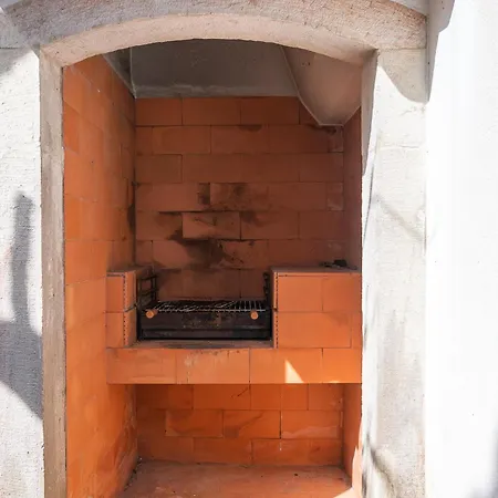 Mosca - 4 Bedrooms & Bbq, Tatil Evi