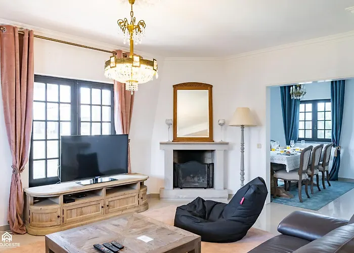 Mosca - 4 Bedrooms & Bbq, Prázdninový dům *